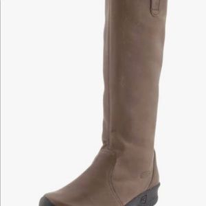 Keen KJ Slip-on Leather Boots